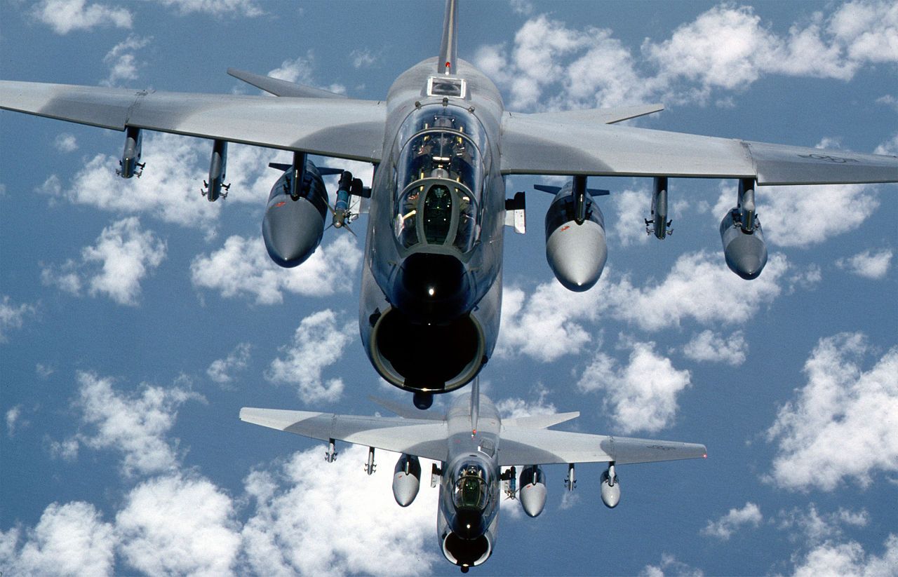 124th_Tactical_Fighter_Squadron_A-7K_Corsair_II_refueling.jpg