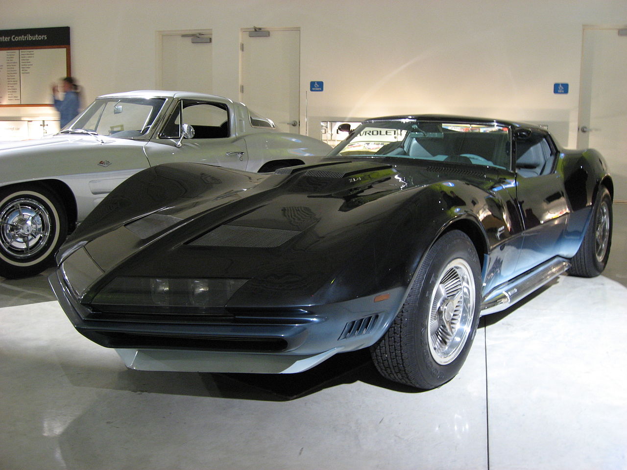 1280px-Manta_Ray.jpg