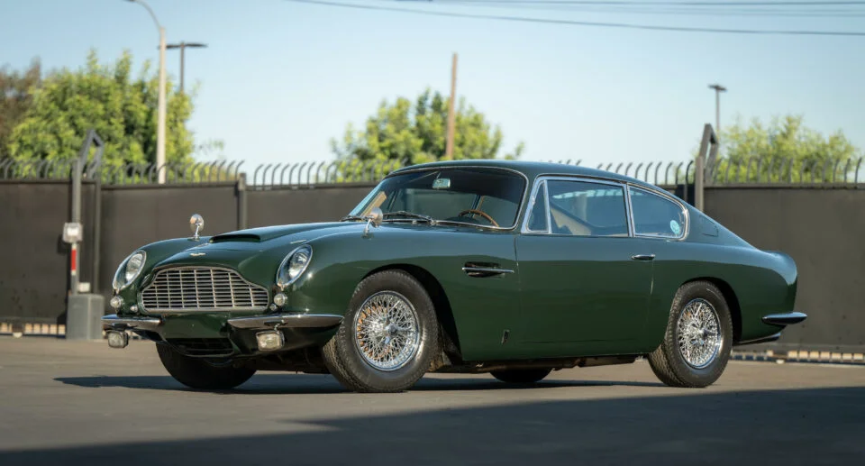1966-Aston-Martin-DB6-Sports-Saloon-960x517.webp