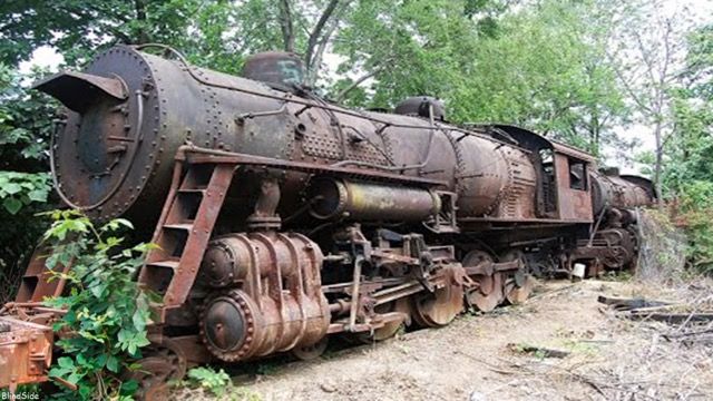 29_15_most_incredible_abandoned_trains_in_the_world_17663b46ccc2628cca4968cd6f018e6225352e5c.jpeg