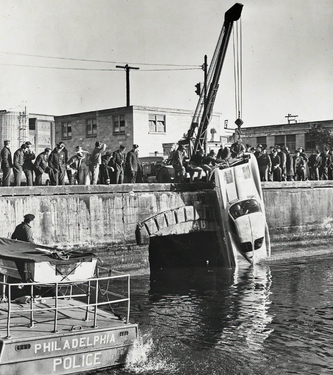 3 9 2 SEPT 23 1963.jpg