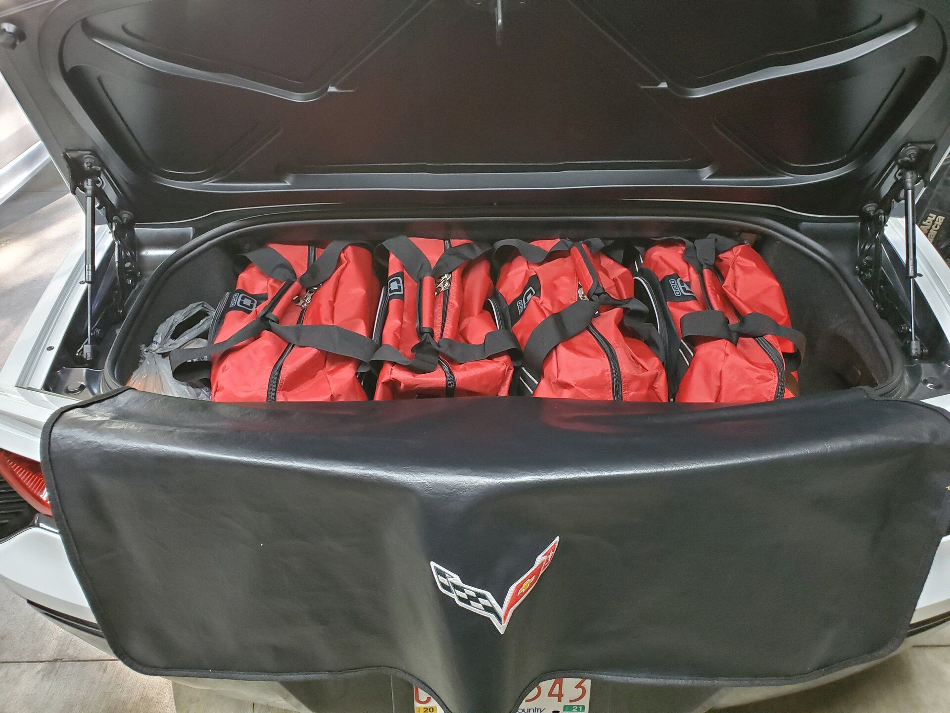 3. - Trunk loaded.jpg