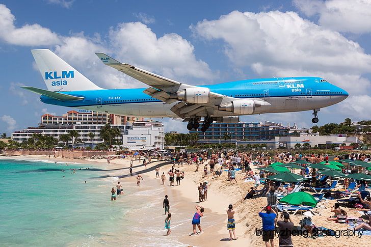 aircrafts-boeing-747-airplane-maho-beach-wallpaper-preview.jpg