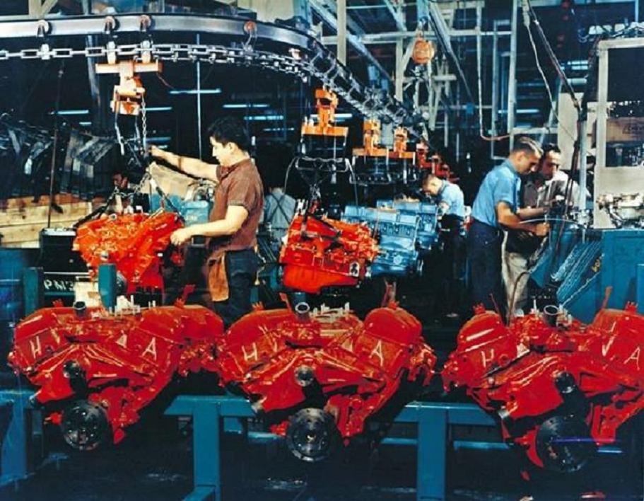 assembly line 1959 Chevy Tonawanda Engine Plant 3.jpg