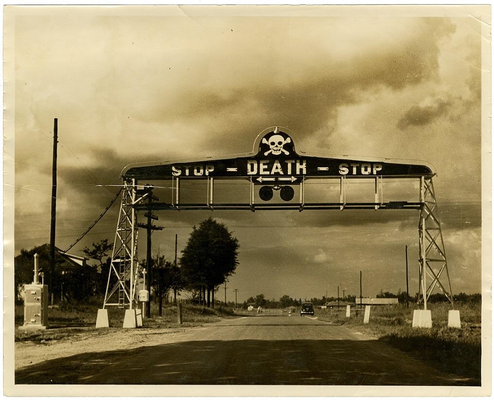 billups crossing grenada ms IC rr taken down in 1970.jpg