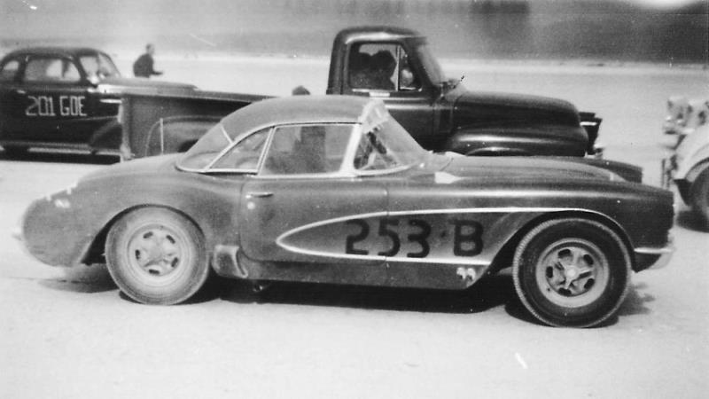 Bruce Geisler #253 1956 SR-1 Corvette at El Mirage.jpg