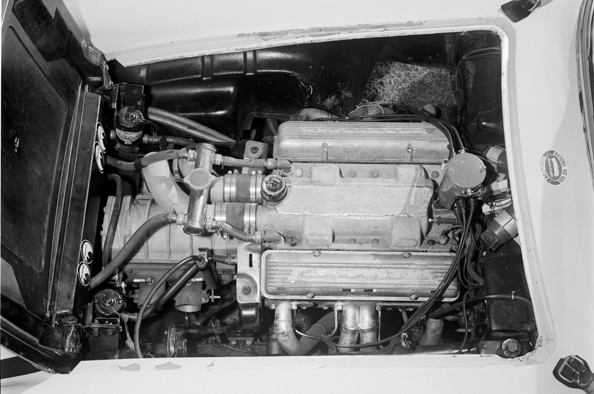 chuchua-1958-chevrolet-corvette-engine.jpg
