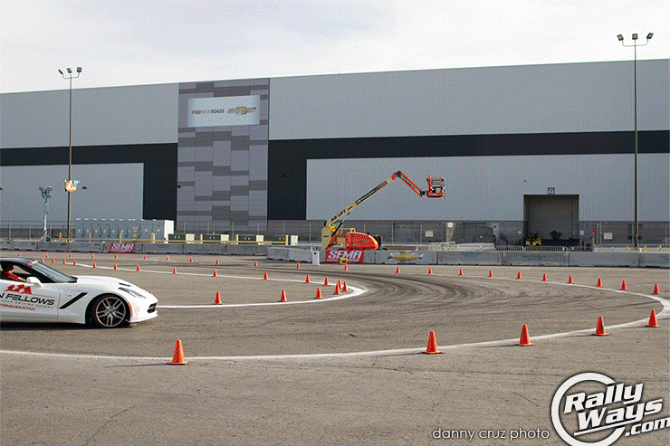 corvette cornering.gif
