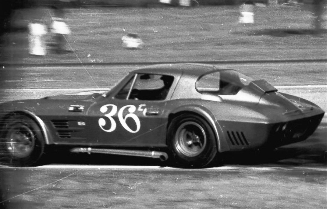 CORVETTE GRAND SPORT DELMO JOHNSON April 1964.jpg