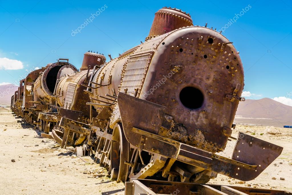depositphotos_104934316-stock-photo-rusty-old-steam-train.jpg