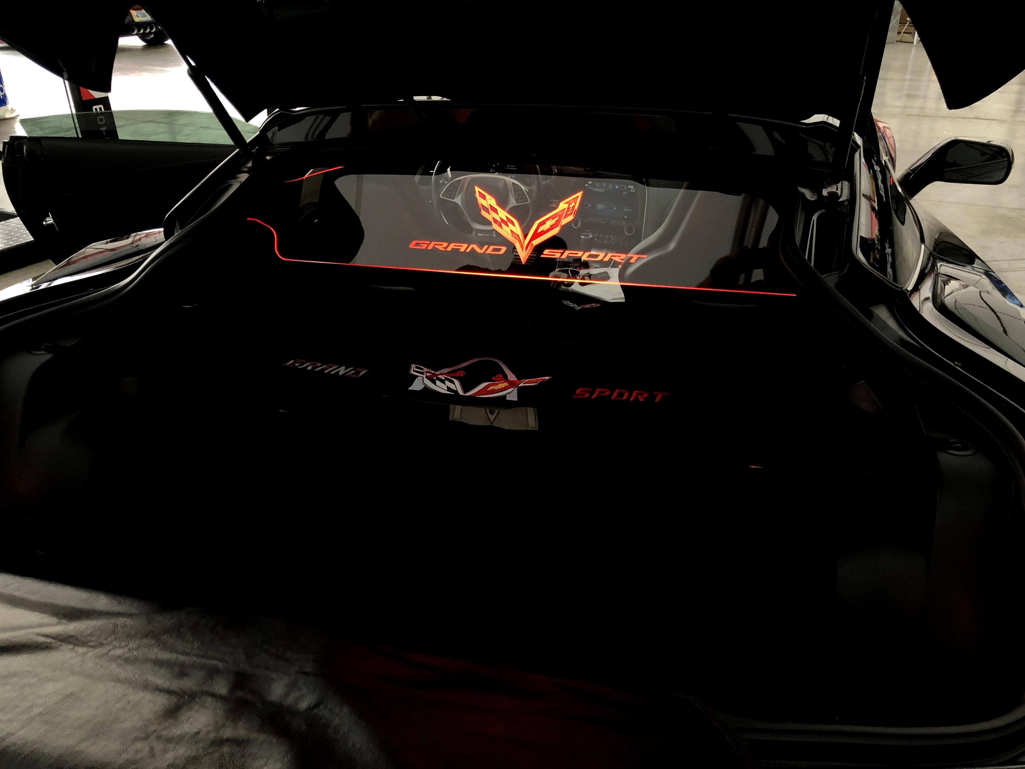 Grand Sport C7 Coupe Windrestrictor  hatch up