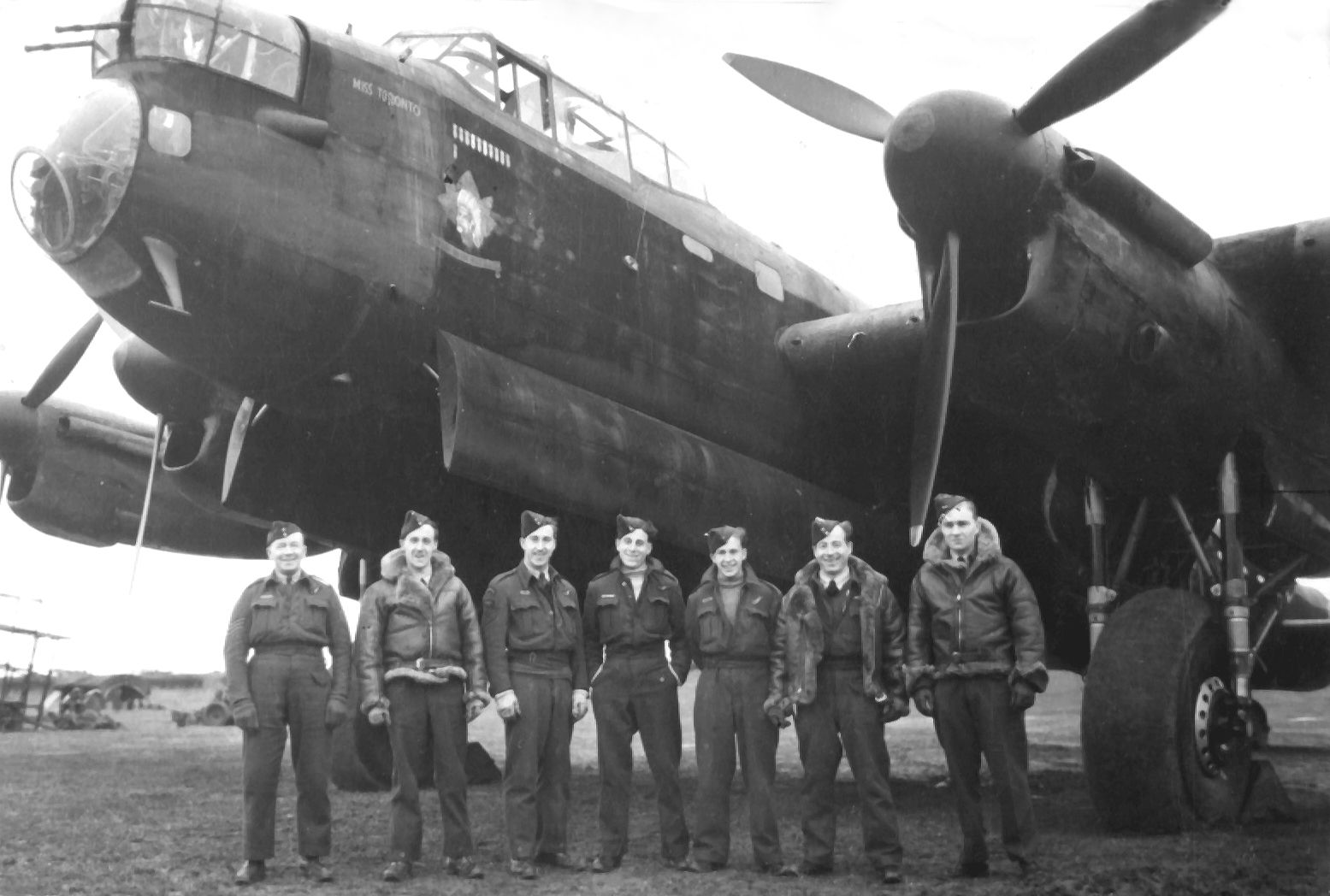 hill-9-sqn-lancaster-and-crew-copy.jpg