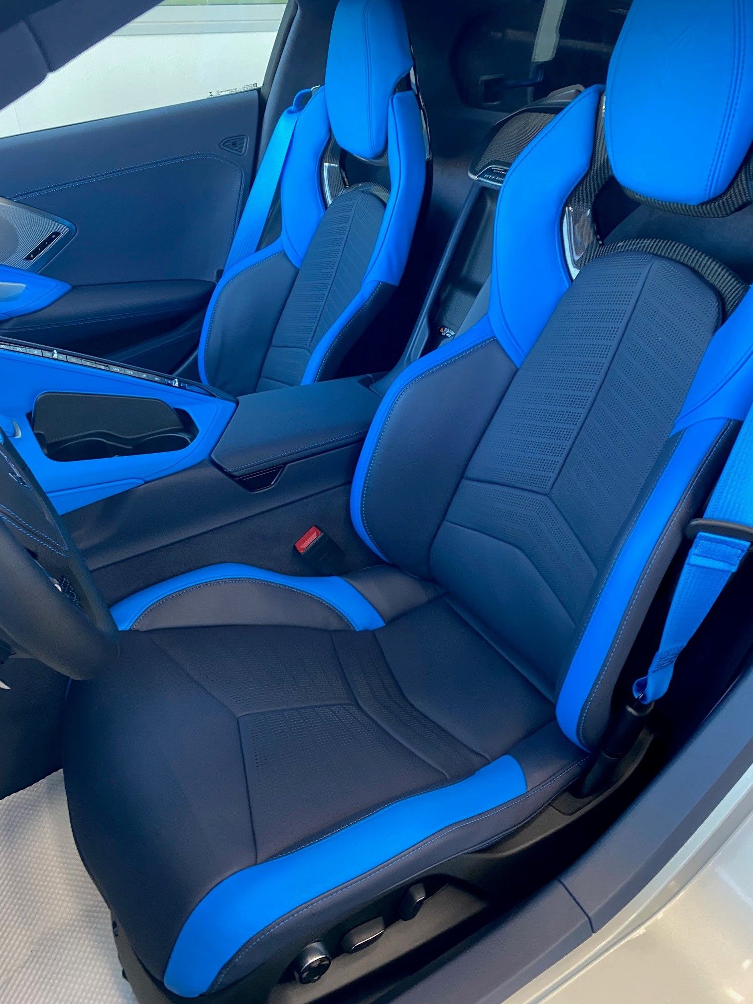 Interior 2.jpg
