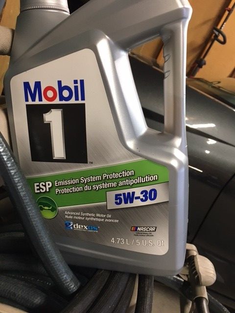 Mobil1 5W30 Dexos 2.jpg