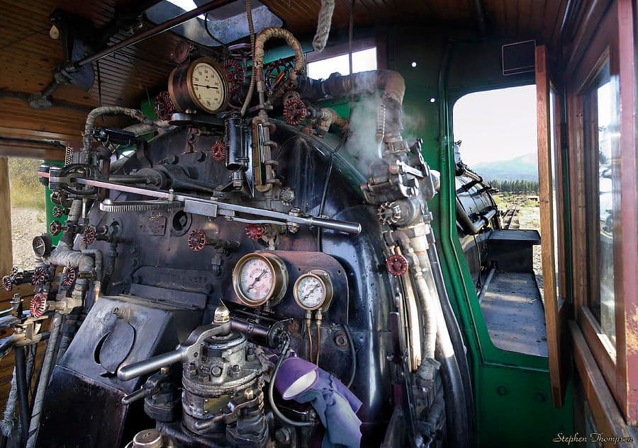 steam_locomotive_cab_interior_stephen_thompson_34ed4f9d16619daea196aeb828f8e115a1bde28c.jpg