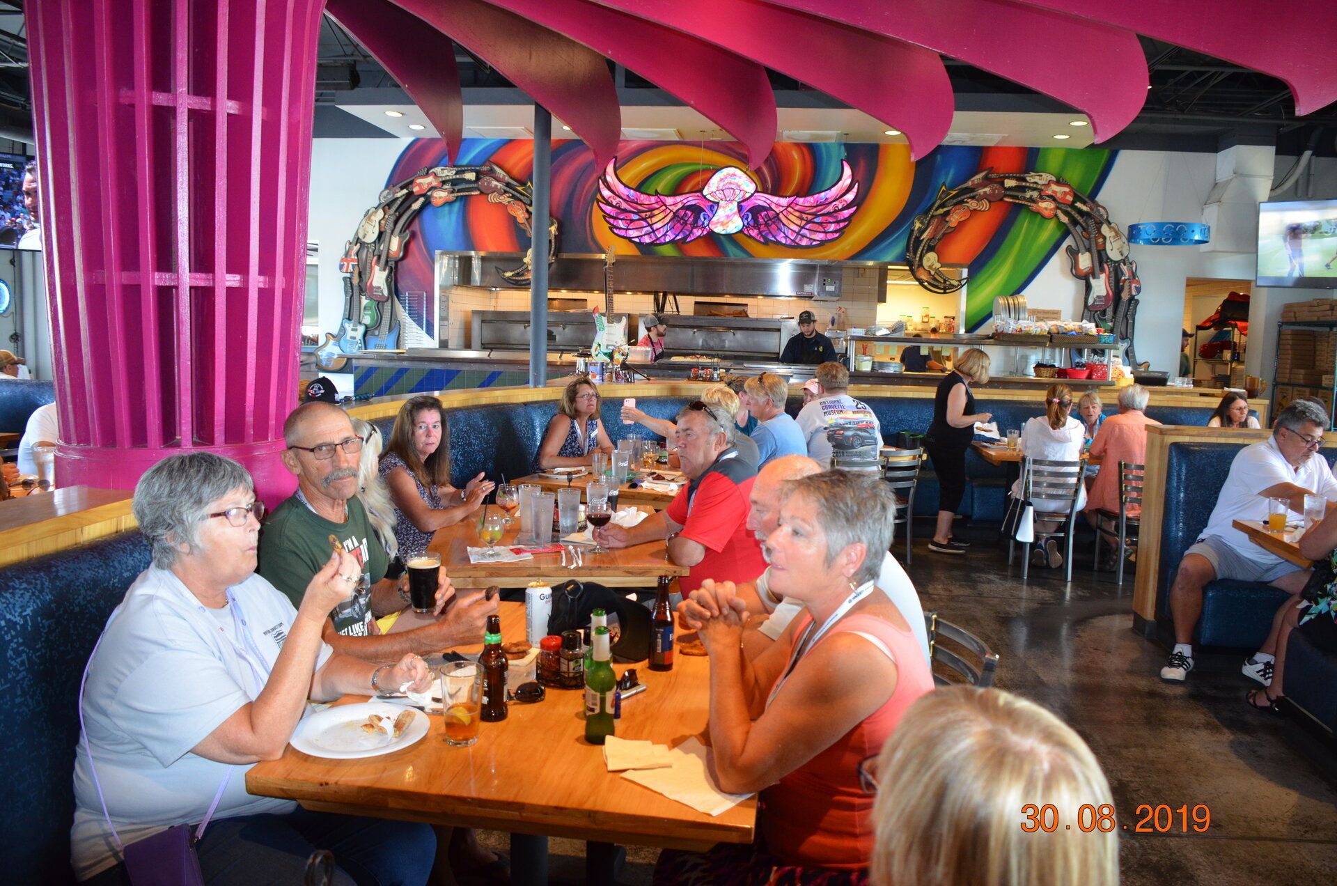 TOUR LUNCH 2.JPG