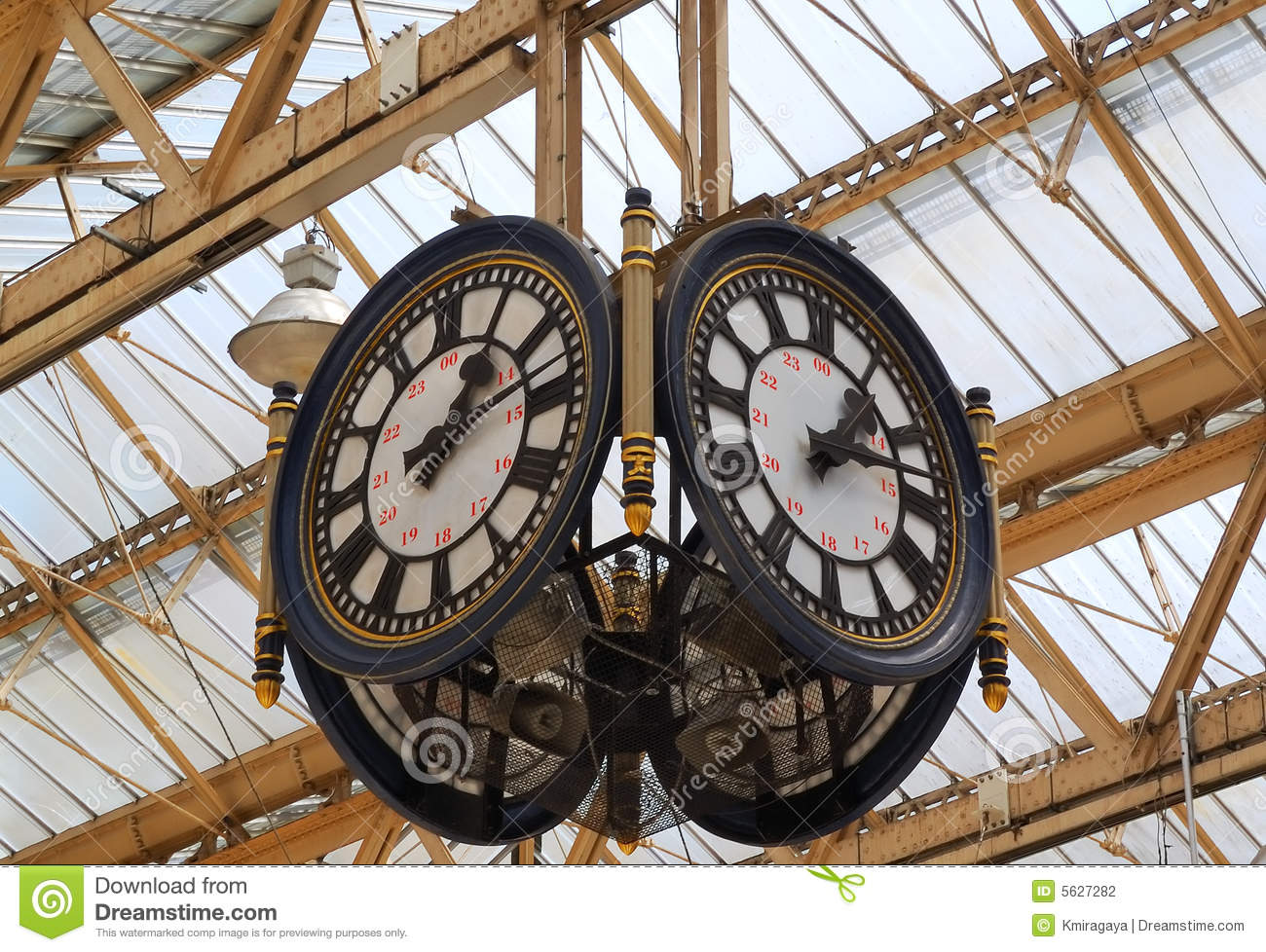 train-station-clock-5627282.jpg