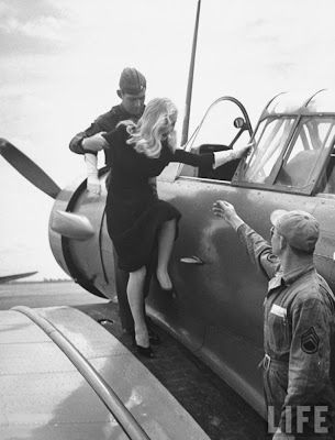 Veronica Lake visits with US Army Air Corps flying cadets, 1941.jpg