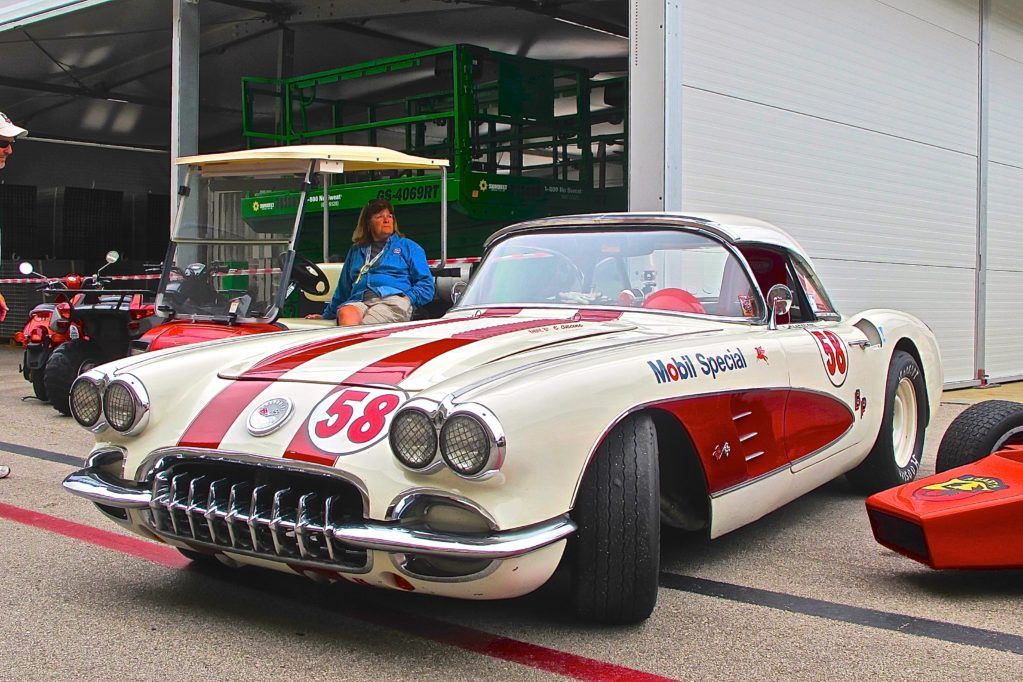 Vintage-race-car-Circuit-of-the-Americas-C1-Corvette-in-Austin-TX-atxcarpics.com_-1023x682.jpg