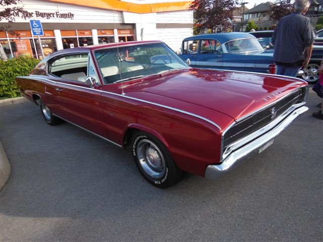 Wednesday Night at the A&W 22 & King George Highway 005.jpg