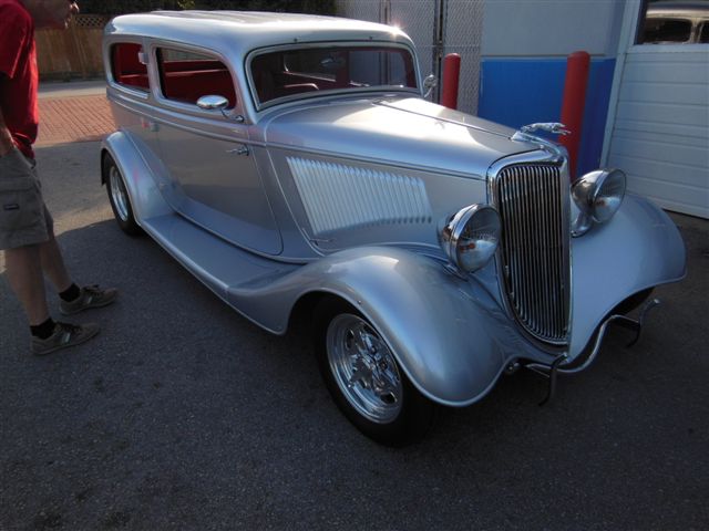 Wednesday Night at the A&W 22 & King George Highway 020.jpg