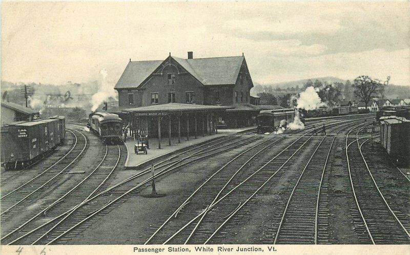 White_River_Junction_station_postcard.jpg