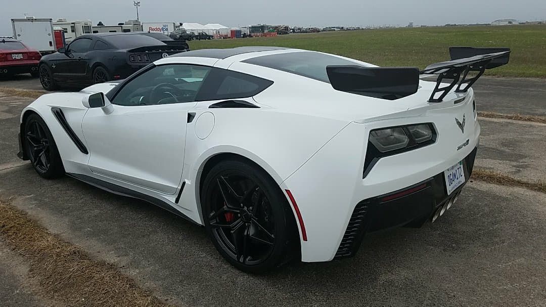 zr1_side_1eda73599c1f55f93348bd5a02ad5f7dfe44892d.jpeg